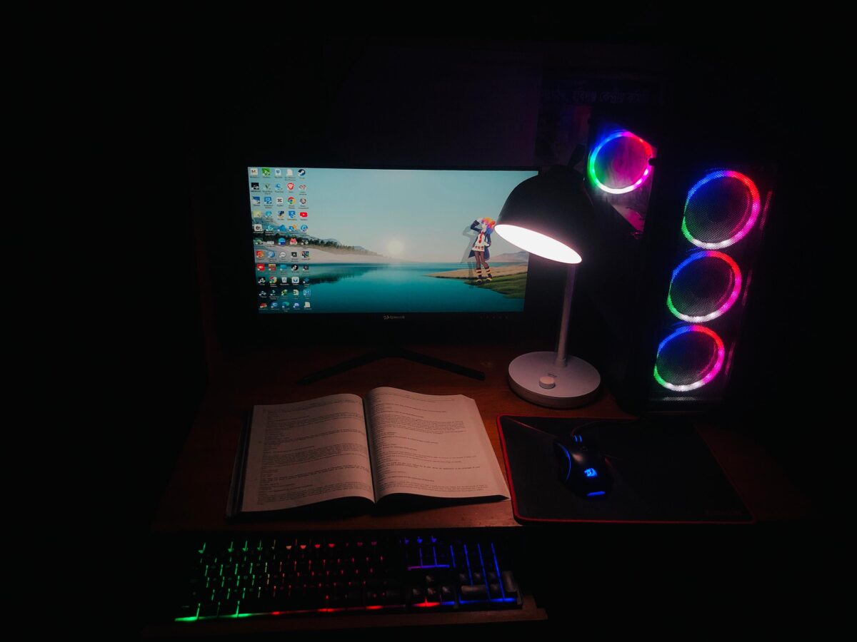 yage yg-t126 white rechargeable led desk lamp